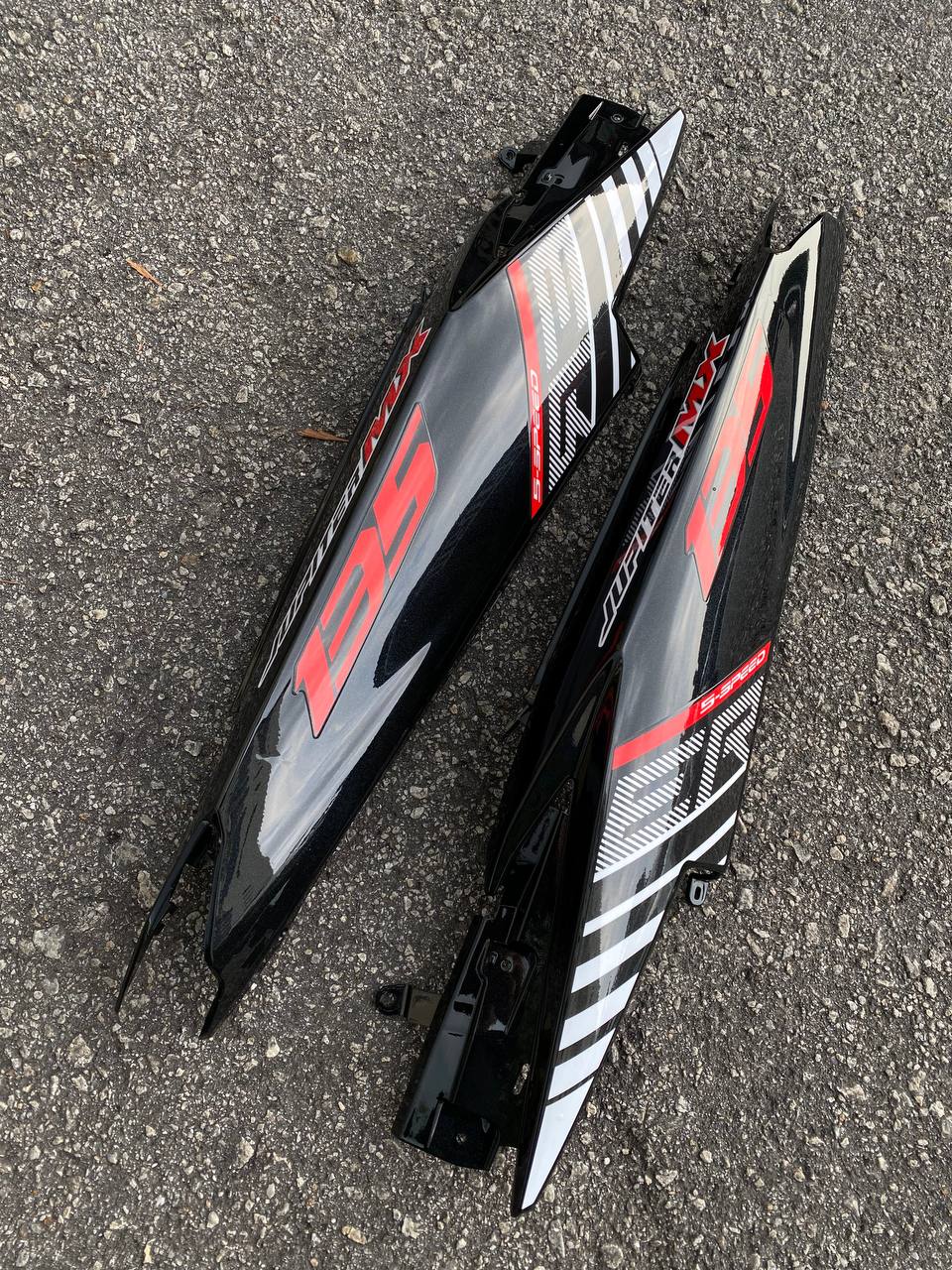 COVERSET BODYSET YAMAHA LC LC135 V6 V7 DR. P WHITE PUTIH STRIPE TANAM CODE 041 DOCTOR EDITION OEM