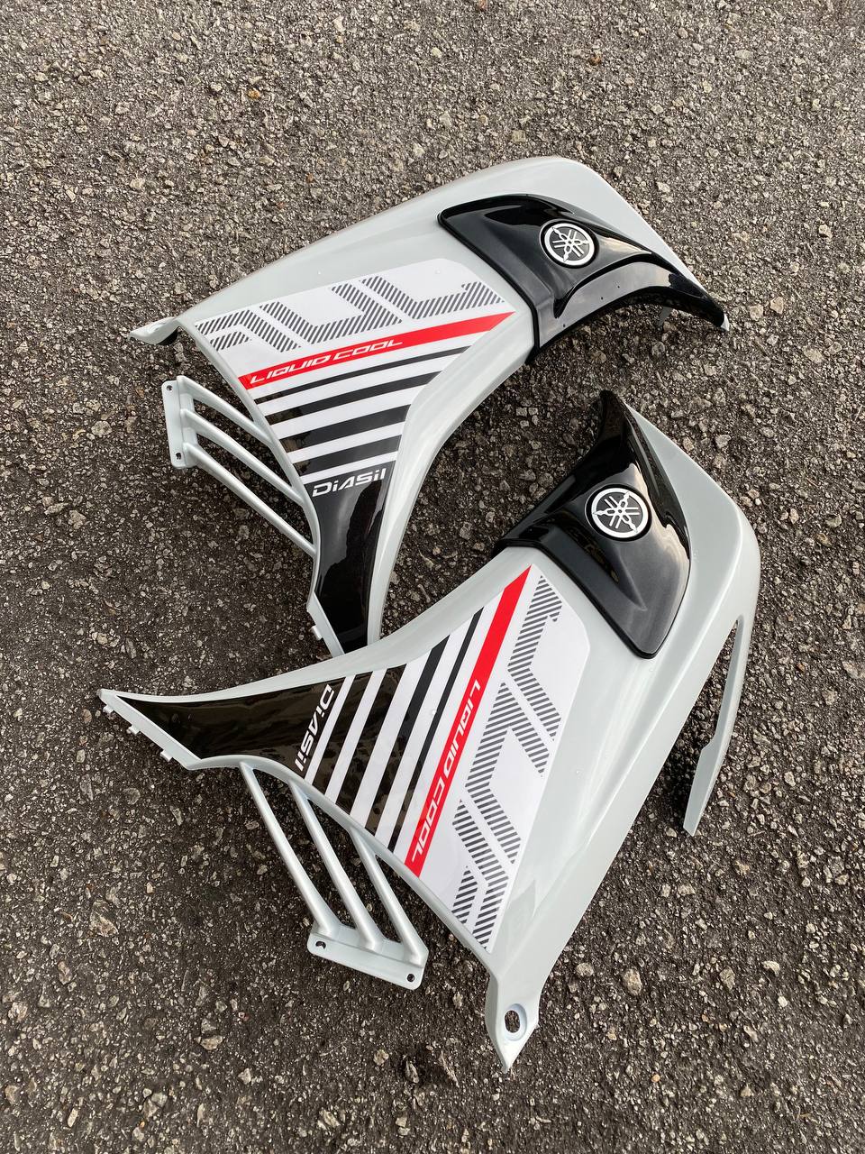 COVERSET BODYSET YAMAHA LC LC135 V6 V7 DR. P WHITE PUTIH STRIPE TANAM CODE 041 DOCTOR EDITION OEM