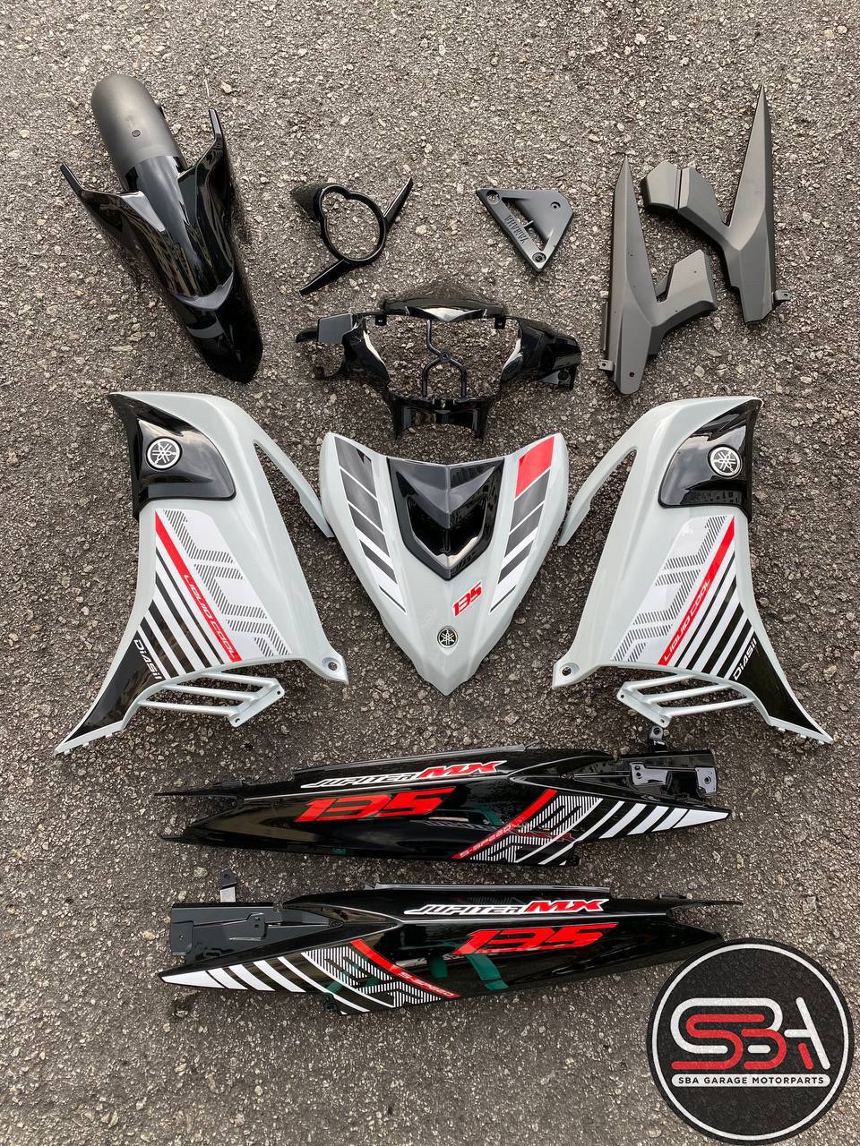 COVERSET BODYSET YAMAHA LC LC135 V6 V7 DR. P WHITE PUTIH STRIPE TANAM CODE 041 DOCTOR EDITION OEM