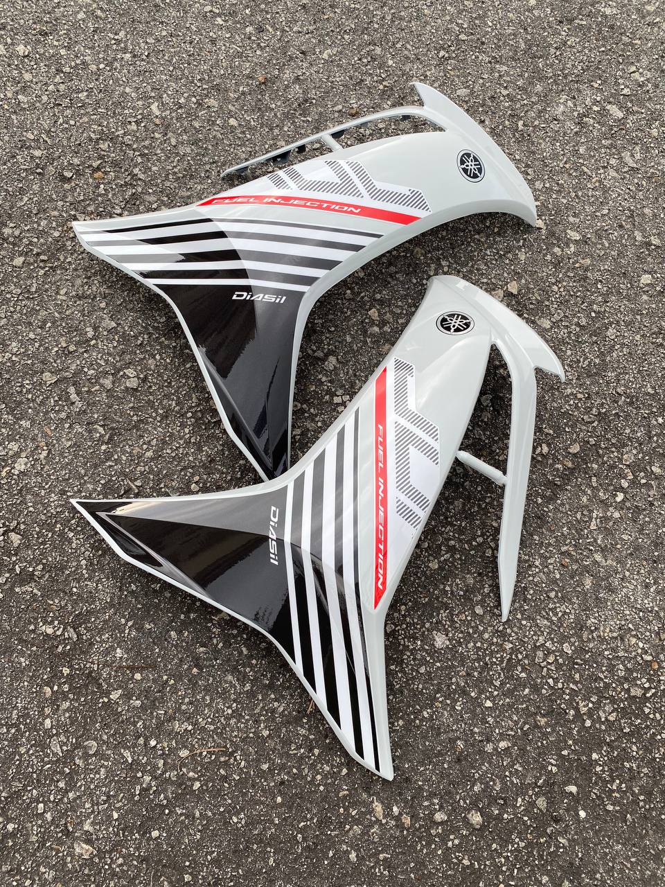 COVERSET BODYSET LC135 LC V8 P WHITE PUTIH FUEL INJECTION FI YAMAHA SIAP TANAM DOCTOR 043 OEM EDITION
