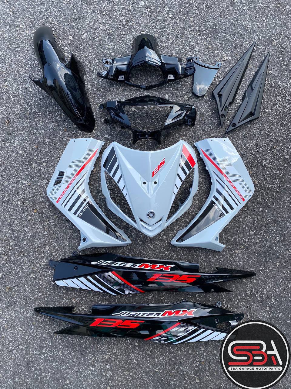 COVERSET BODYSET YAMAHA LC LC135 V1 DR P WHITE  STRIPE TANAM CODE 027 DOCTOR EDITION OEM