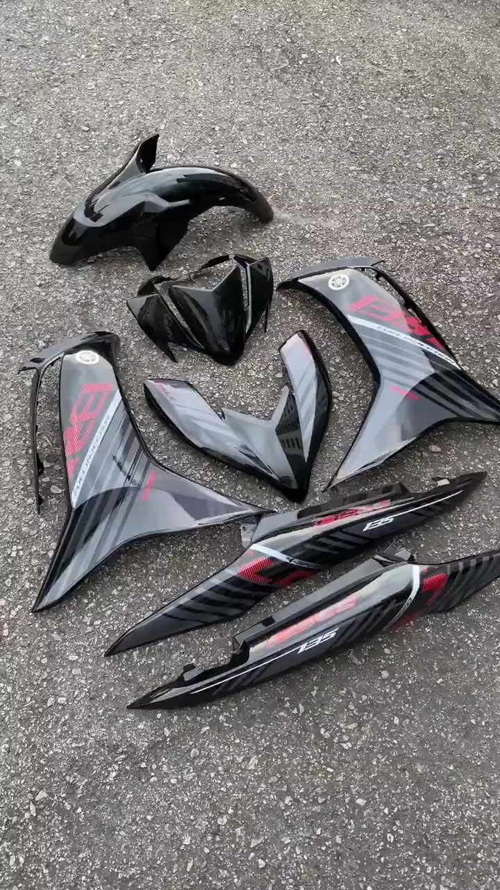 MOTORCYCLE COVERSET LC135 LC V8 METALIC BLACK HITAM BATMAN 2015 L8-ST-5 FUEL INJECTION FI YAMAHA VELOZI DOCTOR 039