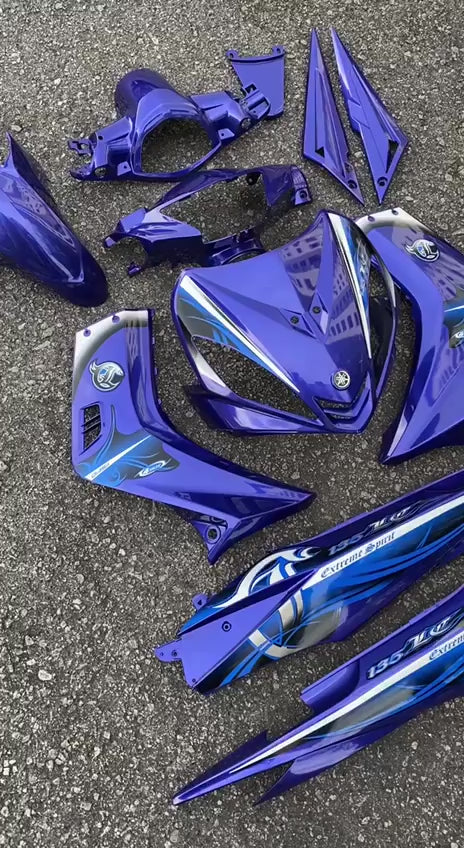 COVERSET BODYSET YAMAHA LC135 V1 BIRU FULL BATIK EXTREME SPIRIT ORIGINAL M SEKI STRIPE SIAP TAMPAL (FREE EMBLEM)