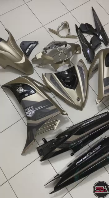 COVERSET BODYSET YAMAHA LC LC135 V6 V7 DR EXCITER NESCAFE GOLD MATT STRIPE TANAM CODE 023 DOCTOR EDITION OEM