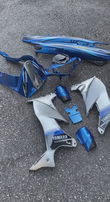 COVERSET ORIGINAL HLY YAMAHA 125z 125zr HITAM BIRU MERAH SKALA DESIGN STRIPE SIAP TAMPAL PERCUMA EMBLEM HONG LEONG HLY