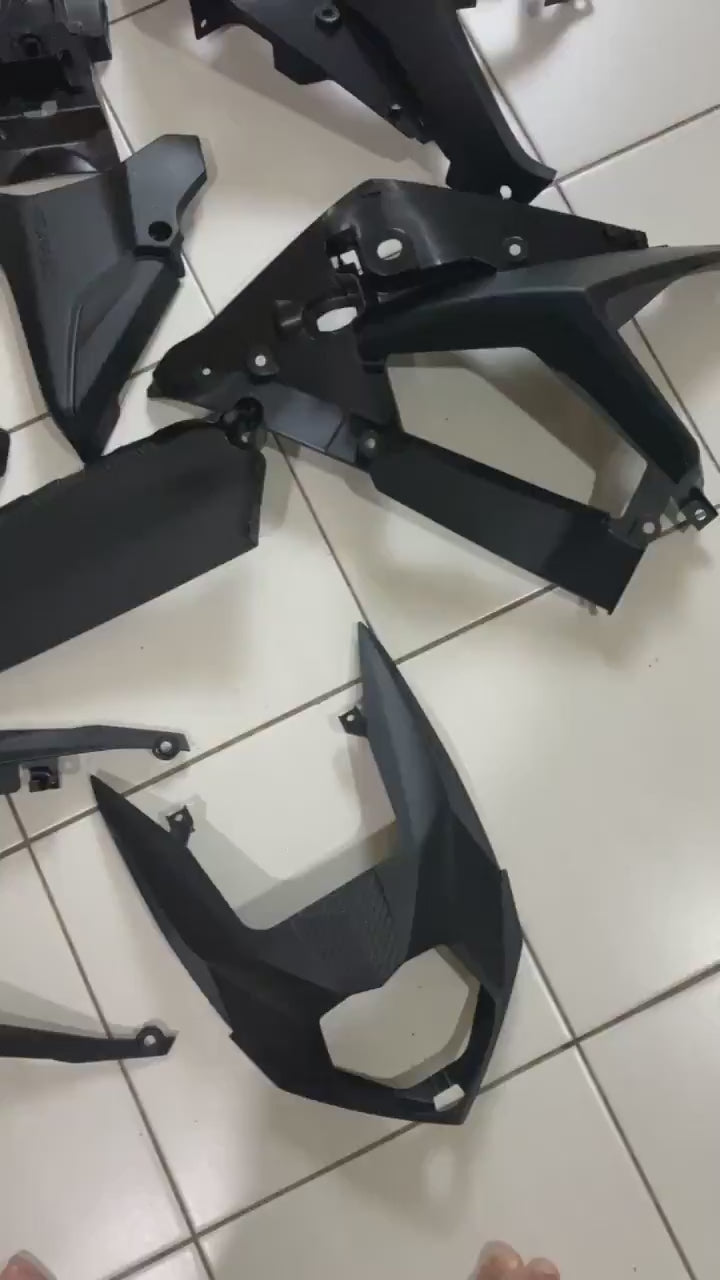 INNER MOTOR SET HONDA RS150 V2 COMPLETE SET 19 PCS COVER INNER COVER HITAM MATE READY STOCK 100% ORIGINAL HONDA