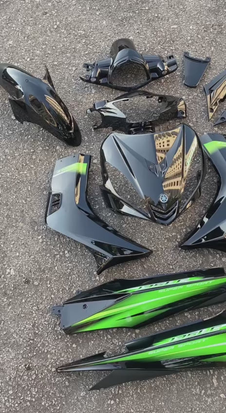 COVERSET BODYSET YAMAHA LC LC135 V1 HITAM HIJAU ORIGINAL HONG LEONG YAMAHA HLY STRIPE SIAP TAMPAL – FREE EMBLEM TIMBUL