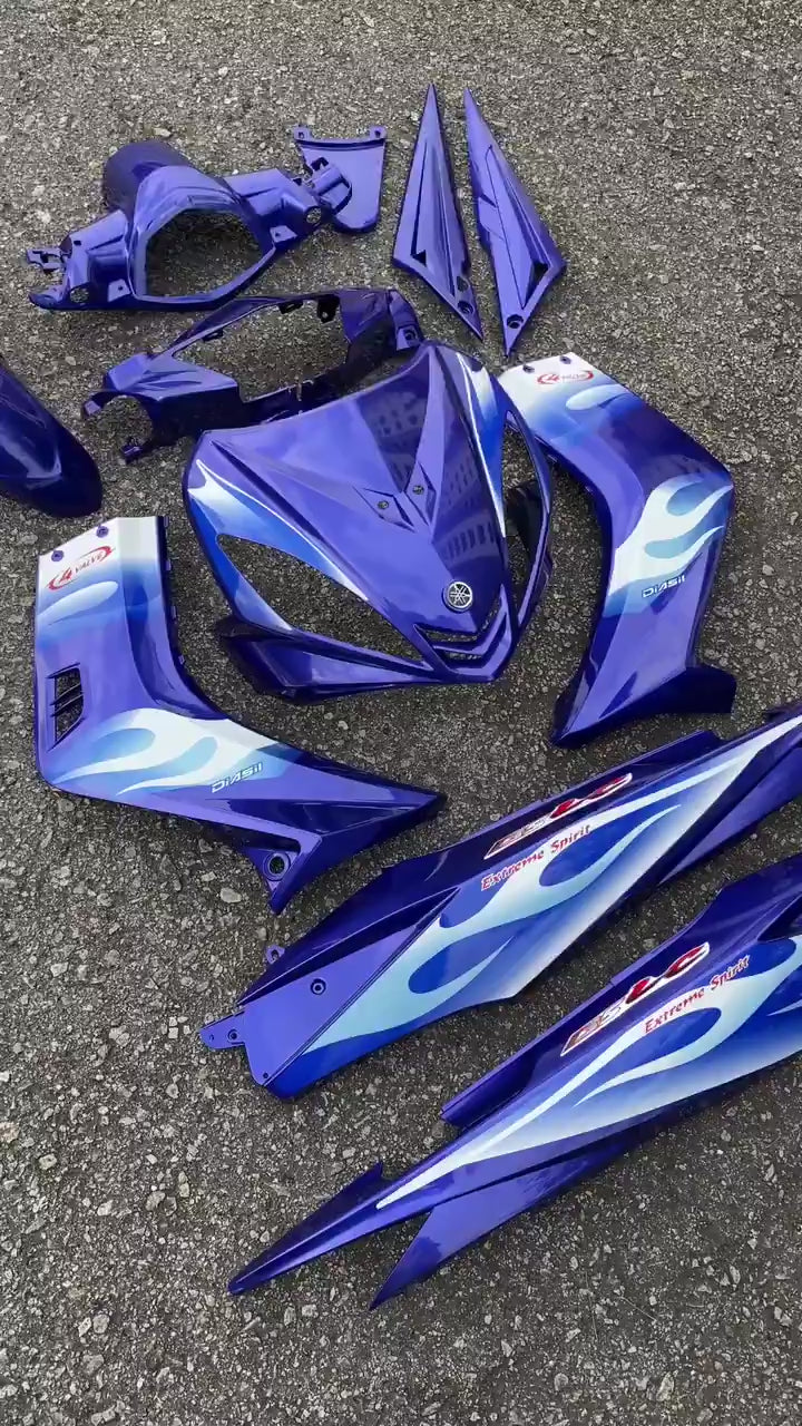 COVERSET BODYSET YAMAHA LC135 V1 BIRU FULL API ORIGINAL M SEKI STRIPE SIAP TAMPAL (FREE EMBLEM)