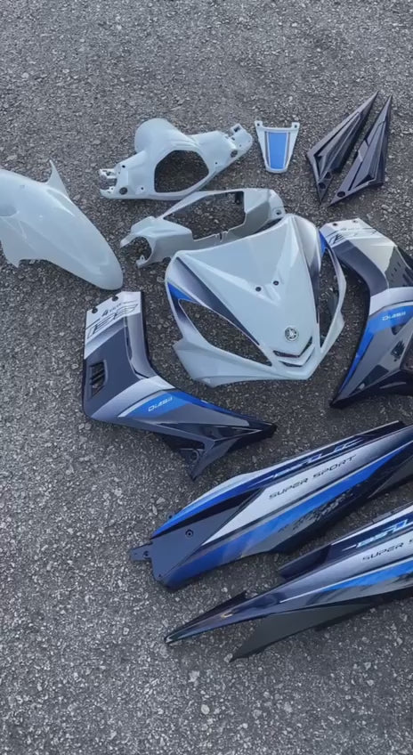 COVERSET LC135 V1 BIRU PUTIH SILVER 1ST EDITION DPBMU BWC1 ORIGINAL HLY SIAP TAMPAL FREE EMBLEM HONG LEONG YAMAHA