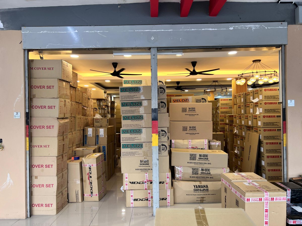 RUANG DALAM KEDAI